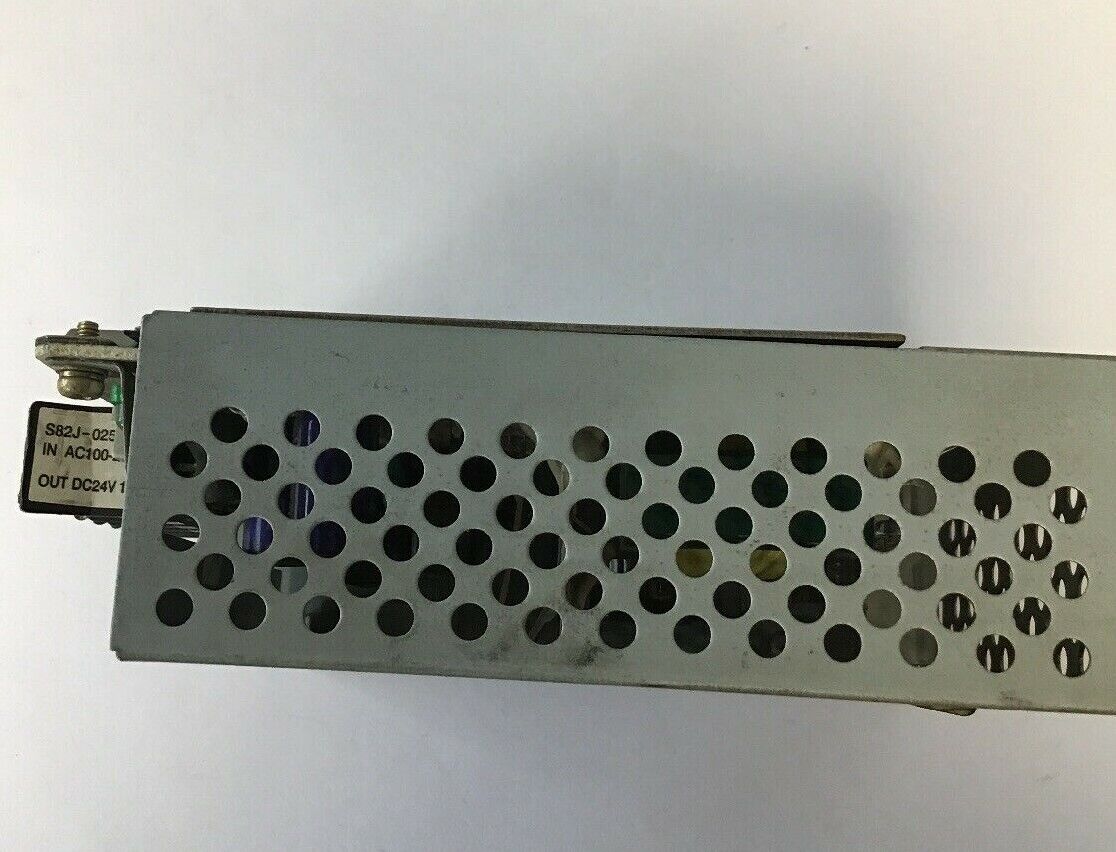 Omron S82J-02524D DC Power Supply 24 VDC 1.1A (BROKEN PLASTIC)