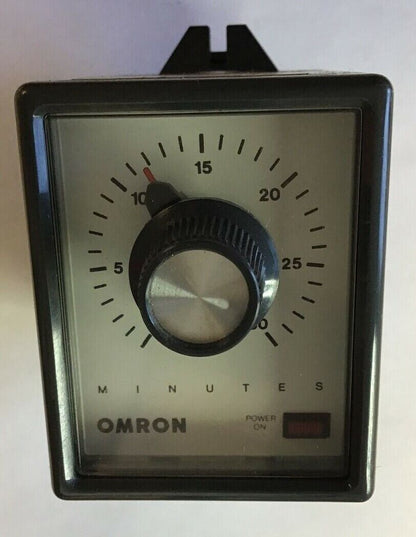 OMRON STPMNHAG SYNCHRONOUS MOTOR TIMER 120V 60HZ 0-30MIN