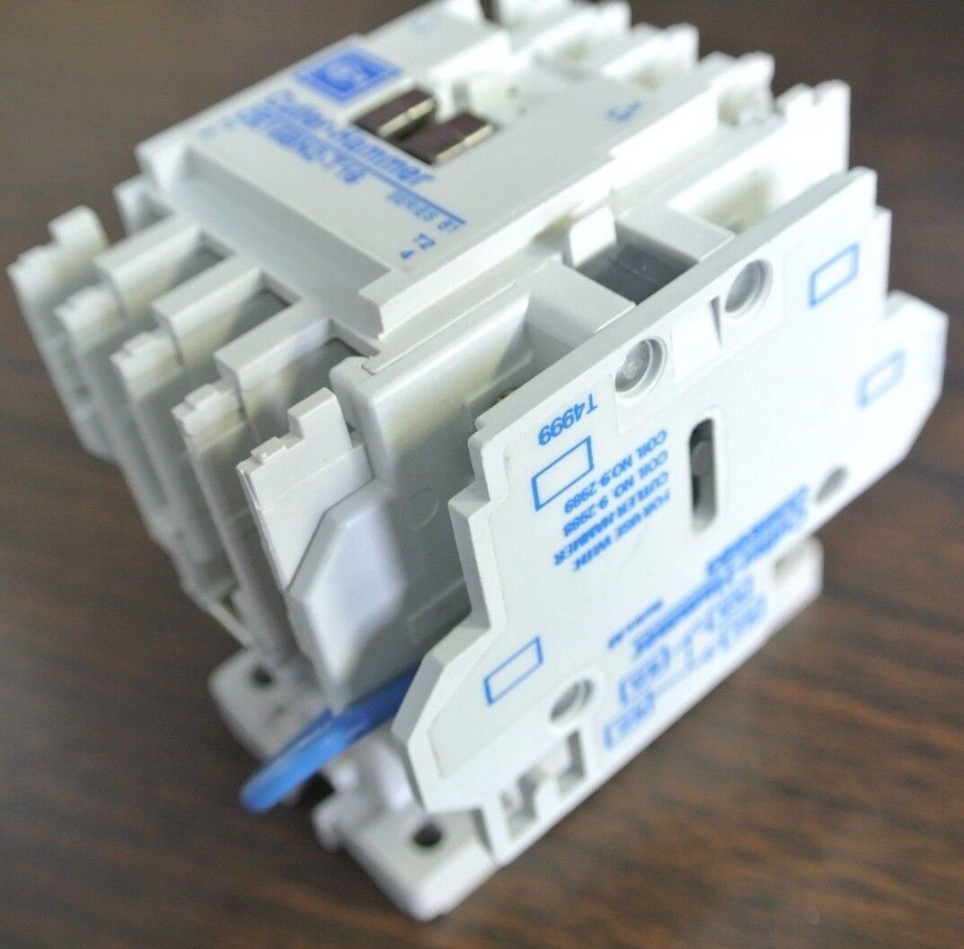 CUTLER-HAMMER CE15BN2T4B-T16 - SIZE B CONTACTOR - 24V COIL - NEW SURPLUS