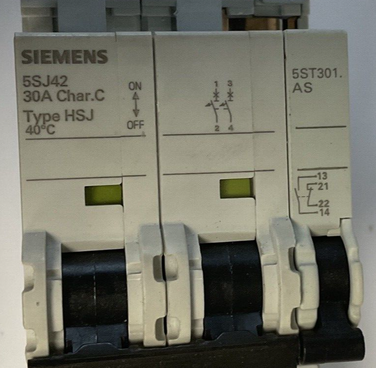 SIEMENS 5J4230-7HG41 CIRCUIT BREAKER 30A AUXILIARY CIRCUIT SWITCH
