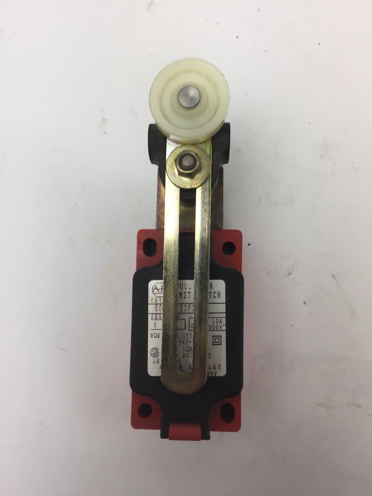 ALLEN BRADLEY 802S-C33P2-S7 LIMIT SWITCH 300V 10A SERIES A