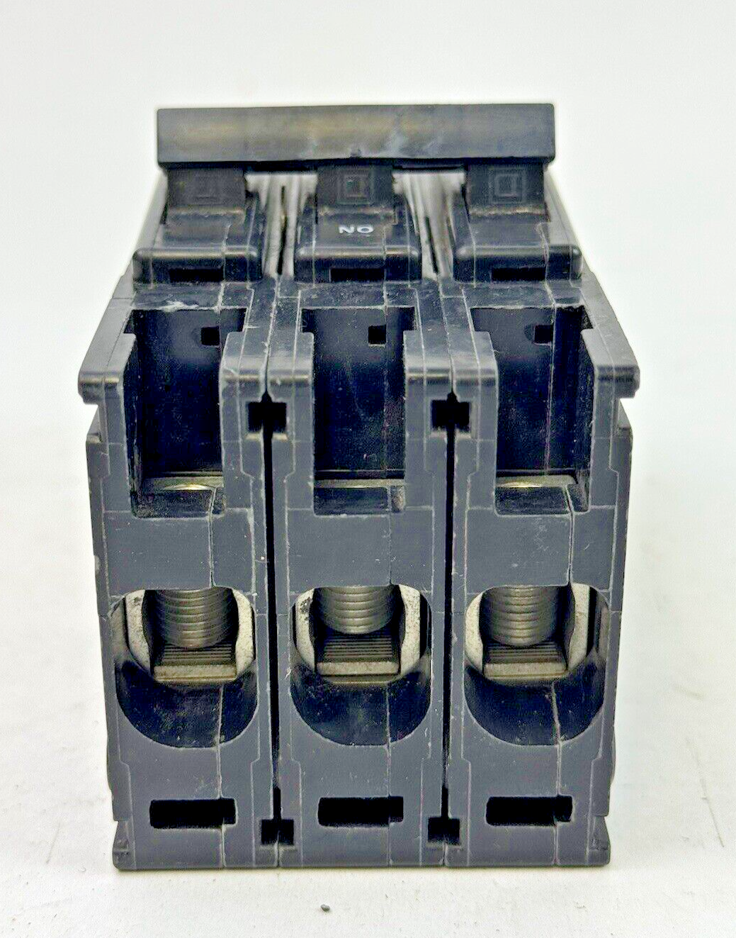 SQUARE D - QOU380 - UNIT MOUNT CIRCUIT BREAKER - 3 POLE/80 A/ 240 VAC/ TYPE QOU