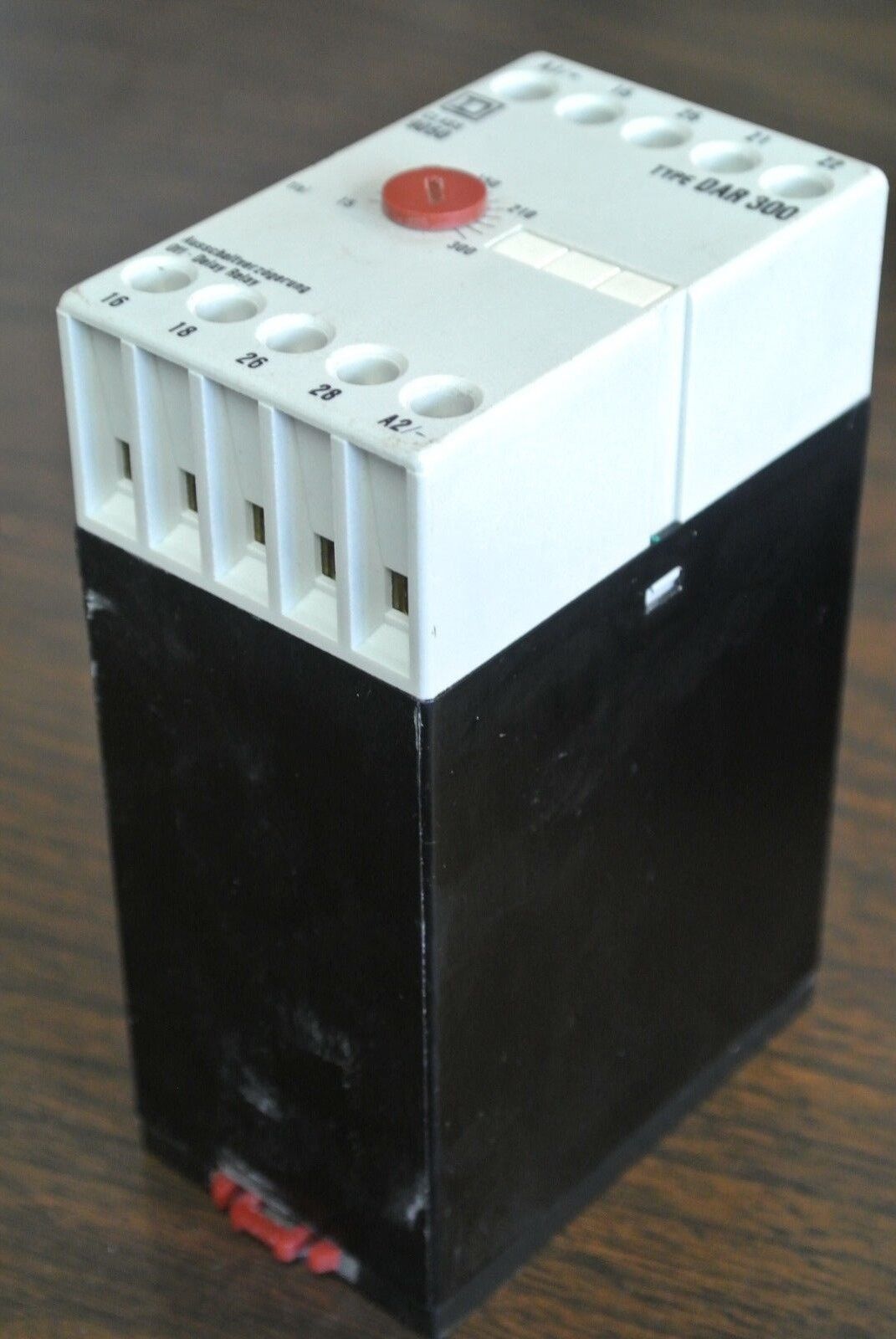 SQUARE D 9050 DAR300 - OFF-DELAY RELAY - 110VAC, 50/60Hz - NEW SURPLUS