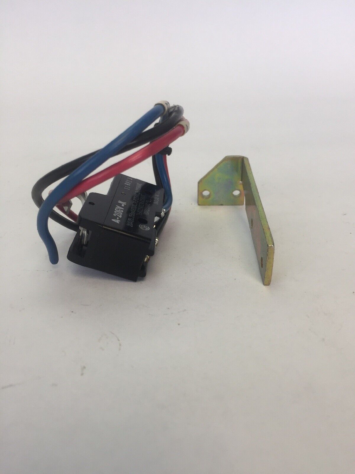 WESTINGHOUSE/CUTLER HAMMER 458D067G03 LH AUXILIARY SWITCH 120VAC 60HZ 10AMP