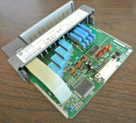 ALLEN-BRADLEY 1746-IO8 SLC500 COMBINATION I/O MODULE Ser. A