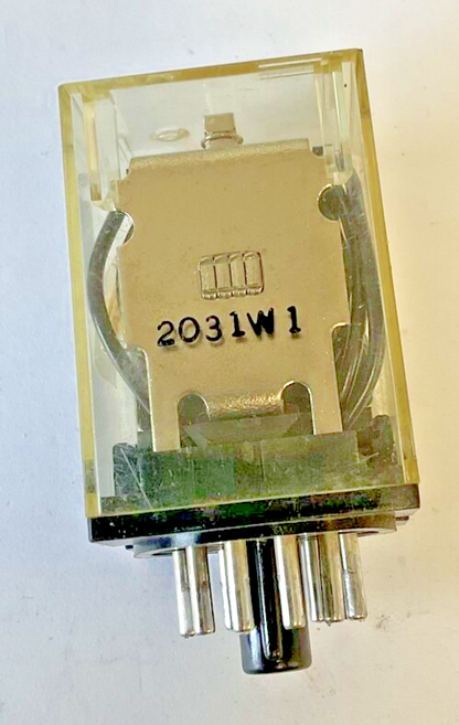 OMRON MK3P5-S RELAY 250VAC 28VDC 10A 50/60HZ ***LOTOF2***