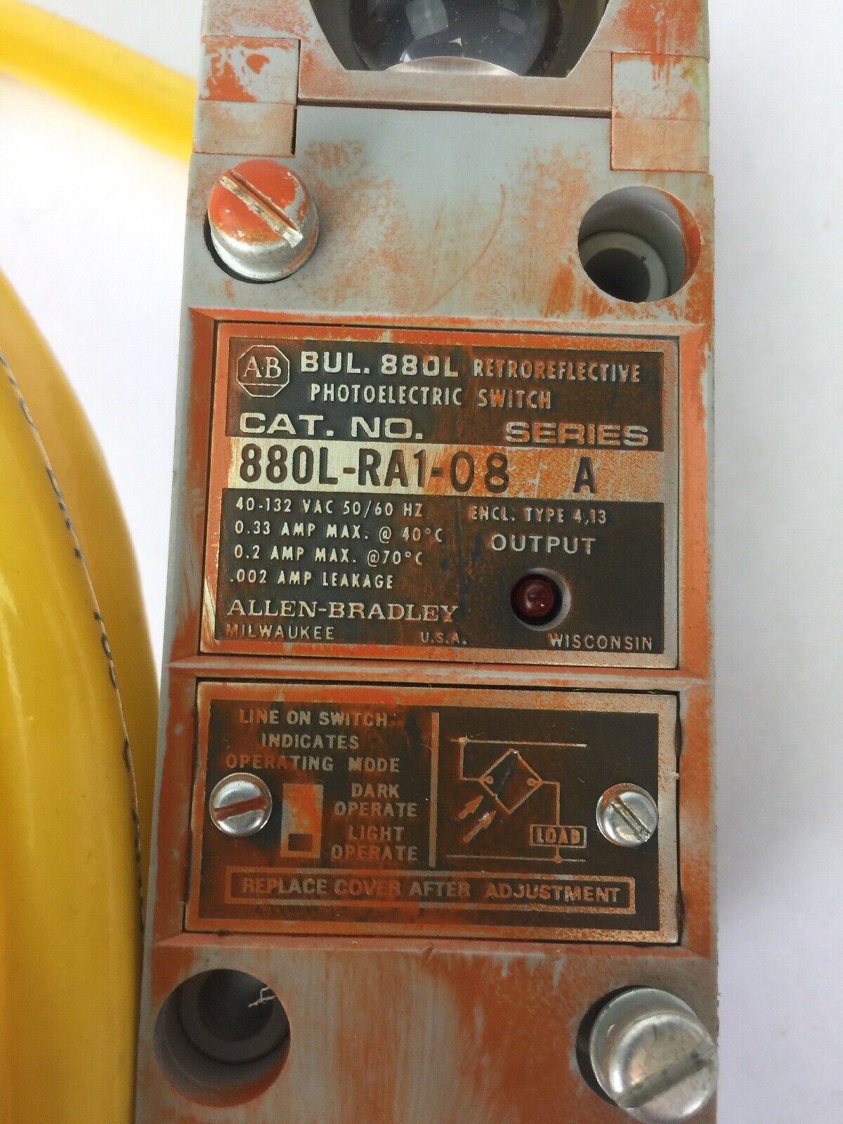 ALLEN BRADLEY 880L-RA1-08 PHOTOELECTRIC SWITCH TYPE RA AC RETRO-REFLECTIVE