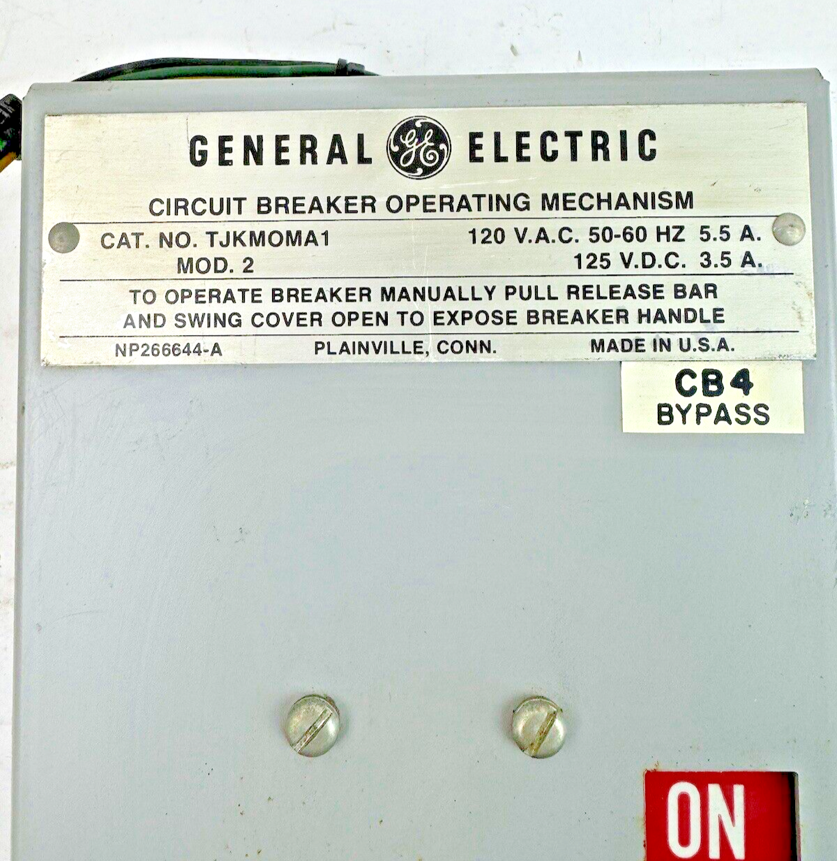 GE - TJKMOMA1 MOD. 2 - CIRCUIT BREAKER OPERATING MECHANISM - 120 VAC, 5.5 A