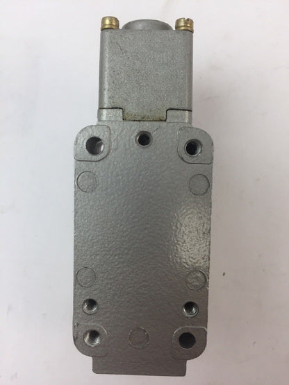 WESTINGHOUSE RRLB RR LIMIT SWITCH MAINTAINED CONTACT LIMIT SWITCH 600VAC 10AMP