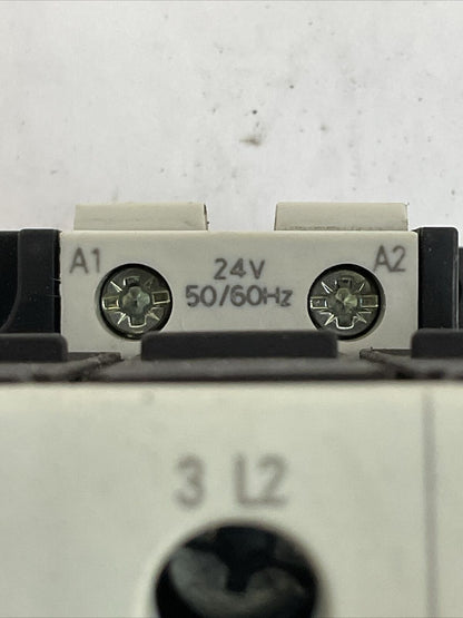 SIEMENS 3RT1336-1AC20 CONTACTOR 60A 60VAC 3PH 15HP COIL 24V 50/60HZ