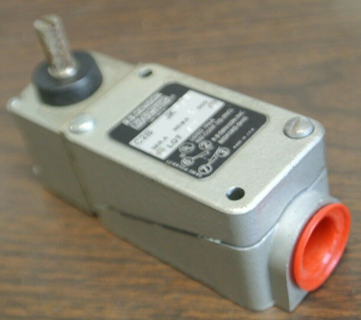 R.B. DENISON C2B-JKF05 LoxSwitch LIMIT SWITCH / 600VAC MAX / NEW SURPLUS