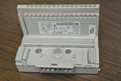 ALLEN-BRADLEY 1794-TB3 TERMINAL BASE / Ser. A, Rev. A02 / 120VAC / 10A