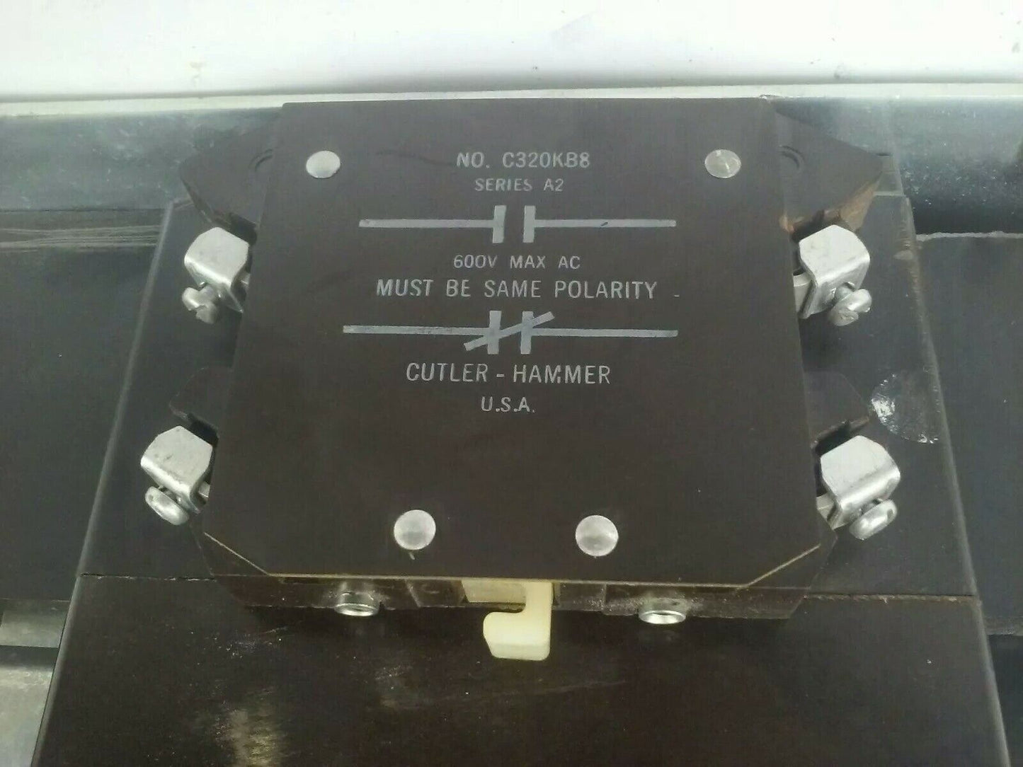 CUTLER HAMMER A10FN0 SER. A1 STARTER SIZE 4 3P 135A 575V 100HP 120V COIL C320TE