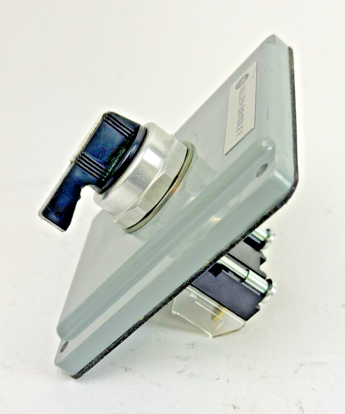ALLEN-BRADLEY - 800T-H2A - SELECTOR SWITCH W/ BASE PLATE