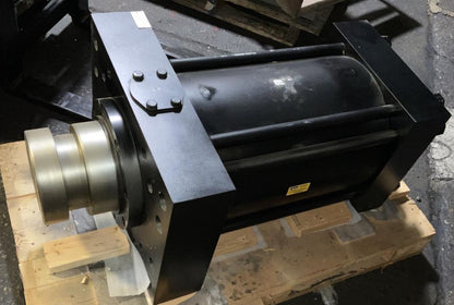 PARKER 16.00JJ3HK HYDRAULIC CYLINDER BORE 18 1/2" STROKE 25" PISTON DIAMETER 18"