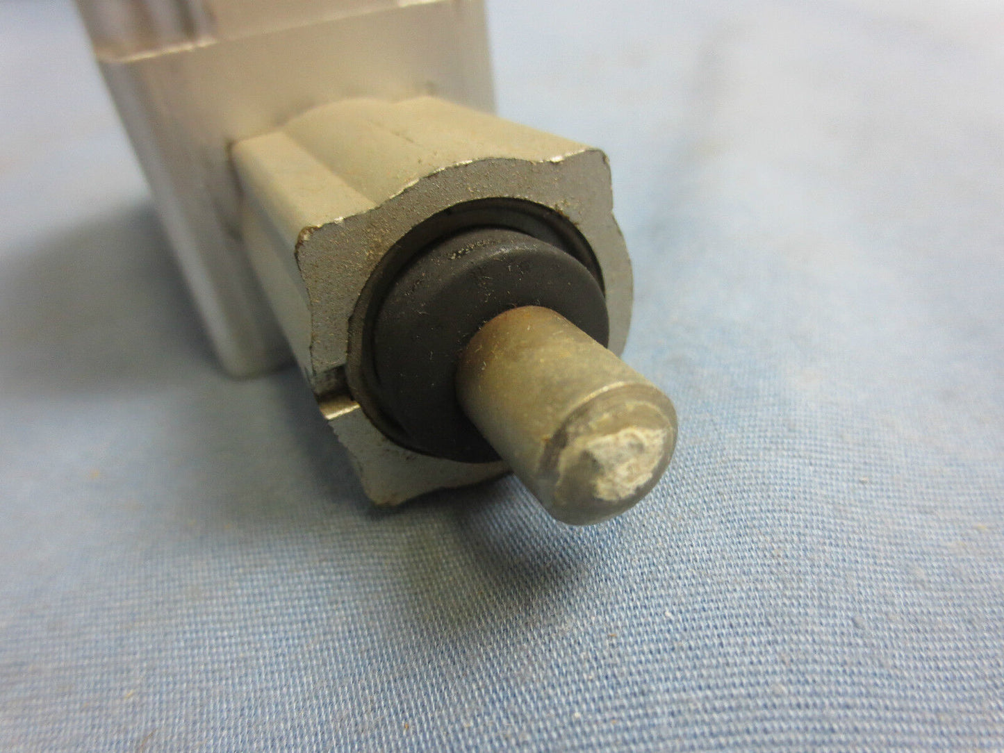 NAMCO EA220-30005 SNAP LOCK LIMIT SWITCH - NEW SURPLUS in BOXES