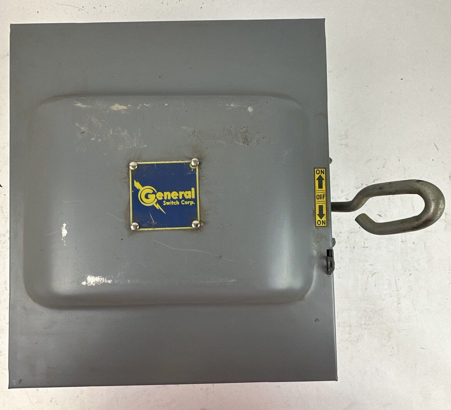 GENERAL SWITCH 63DU SAFETY SWITCH VOLTS 240 AC 60 AMP 3 POLE TYPE: D'BLE THROW