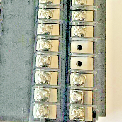 HONEYWELL DC2500-CE-0A00-200-00000-00-0 TEMPERATURE CONTROLLER 250VAC 50/60HZ
