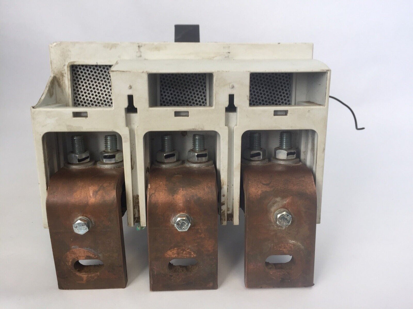 MOELLER NZMH4-AE CIRCUIT BREAKER 1200A 600VAC NZM4-XUHIV20 24VDC NZM H4-AE