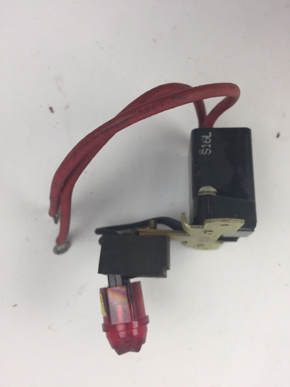 ALLEN BRADLEY 1481-N26 PILOT LIGHT KIT SWITCH MOUNT 120V 60HZ 110V 50HZ