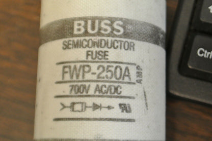 BUSS FWP-250A SEMICONDUCTOR FUSE / 250A / 700V