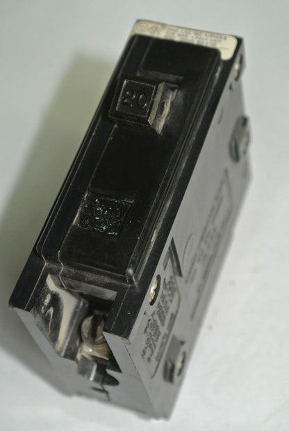 WESTINGHOUSE SINGLE-POLE CIRCUIT BREAKER 20A - BOLT-ON