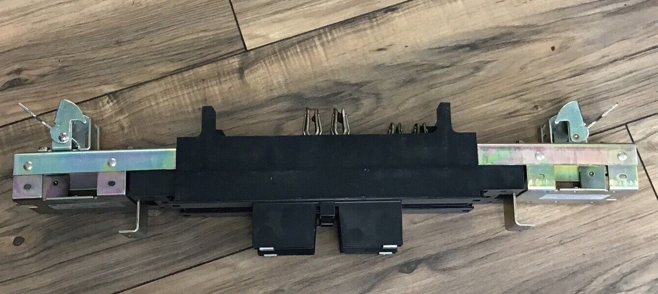 GENERAL ELECTRIC CIRCUIT BREAKER MODULE  AMC4SE MODEL 1 4POLE 600V 300AMPS
