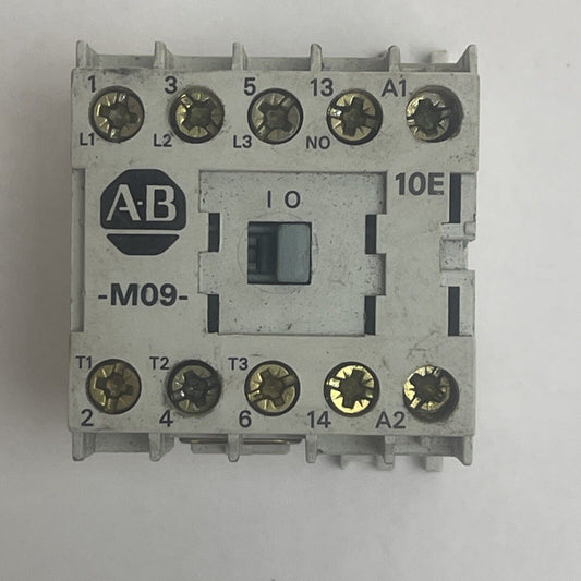 ALLEN BRADLEY 100-MO9N*3 SER A CONTACTOR 600VAC 12A 5HP COIL 24VDC