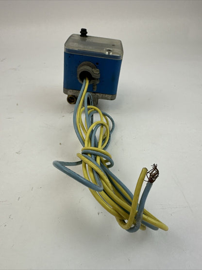 HONEYWELL C6097B GAS PRESSURE VALVE Pmax = 5.0PSI