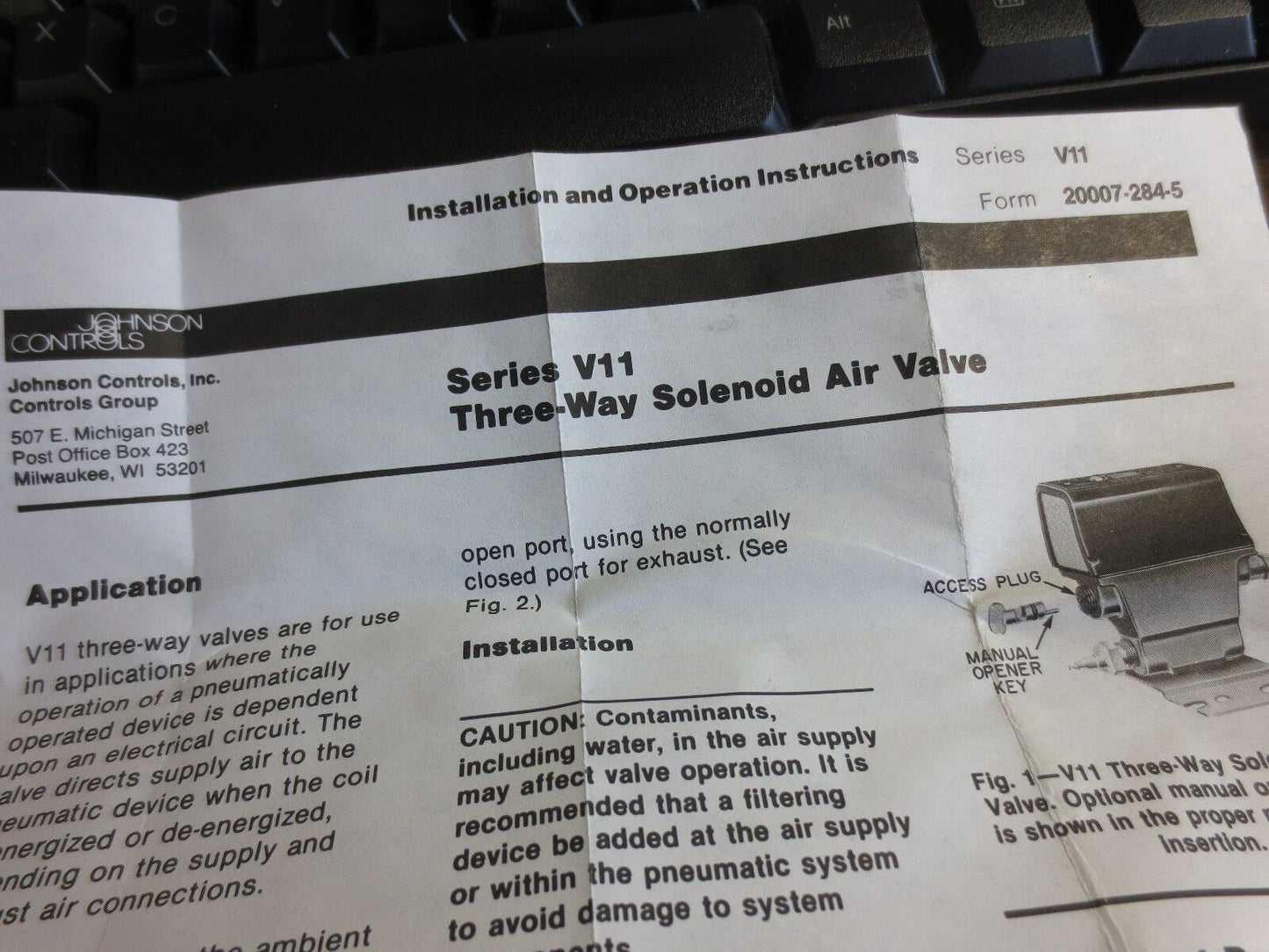 JOHNSON CONTROLS V11HBA-100 3-WAY SOLENOID AIR VALVE 220/240VAC 30psi MAX 1/8NPT