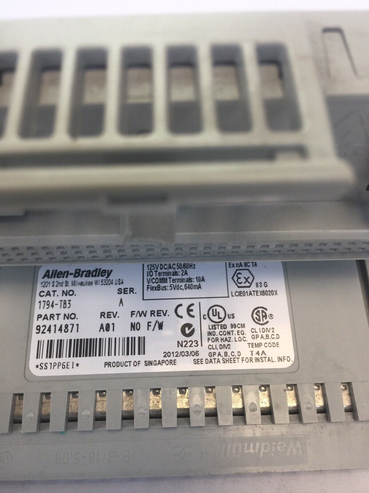 ALLEN BRADLEY 1794-TB3 FLEX I/O TERMINAL BLOCK SER A REV A01 5VDC 640mA NO F/W