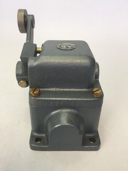 ALLEN BRADLEY 801-ASC1711 LIMIT SWITCH ROLLER LEVER 600VAC 550VDC NEMA TYPE 7-9
