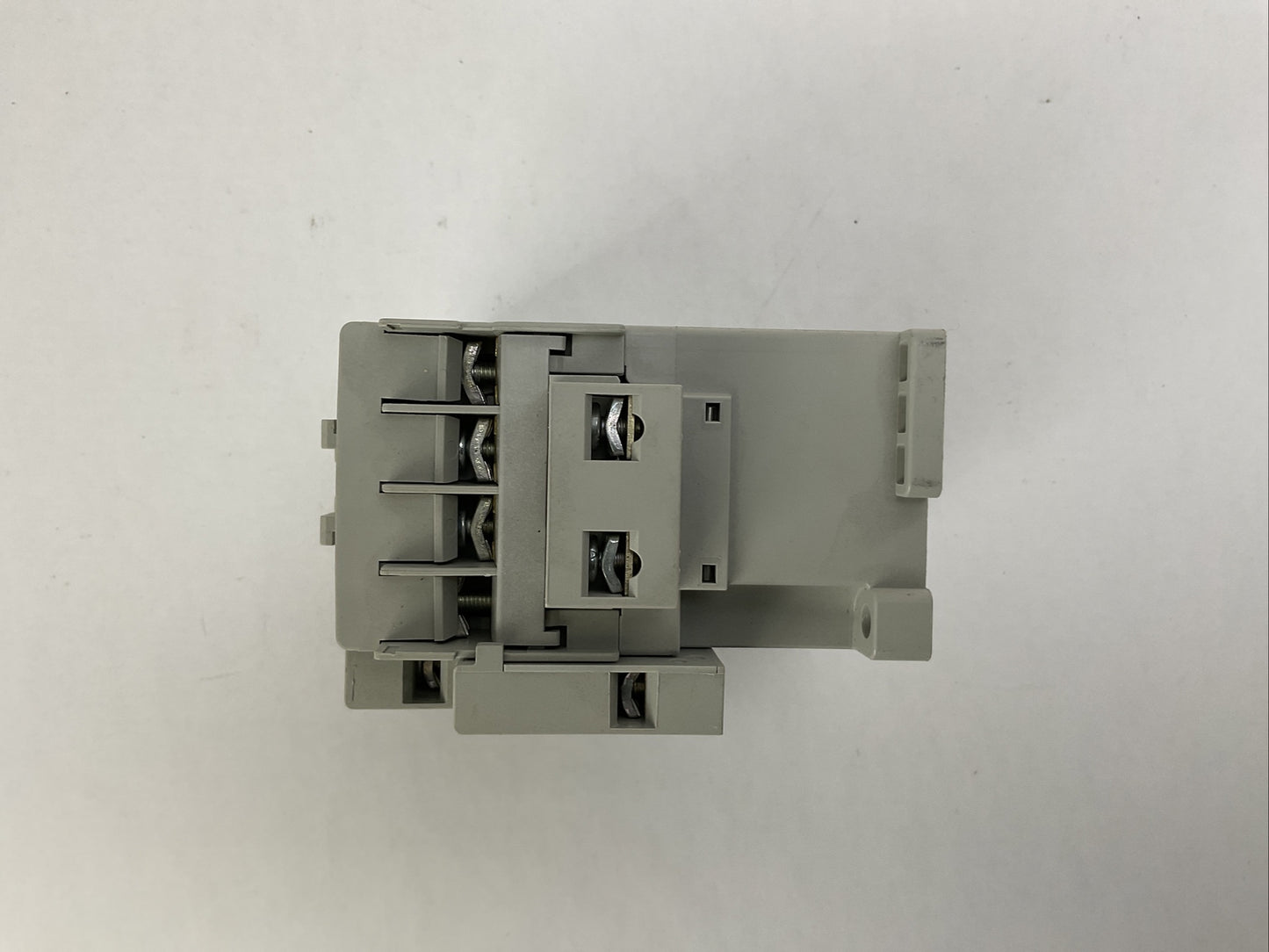 ALLEN BRADLEY 100-C16E*01 SER B CONTACTOR 600VAC 15HP 30A COIL 24VDC 100-S SER B