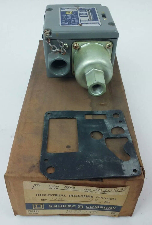 SQUARE D 9012 ACW5S38 SER.B, PRESSURE SWITCH, SET 40-44 PSI, FORM V, 9012 ACW5,