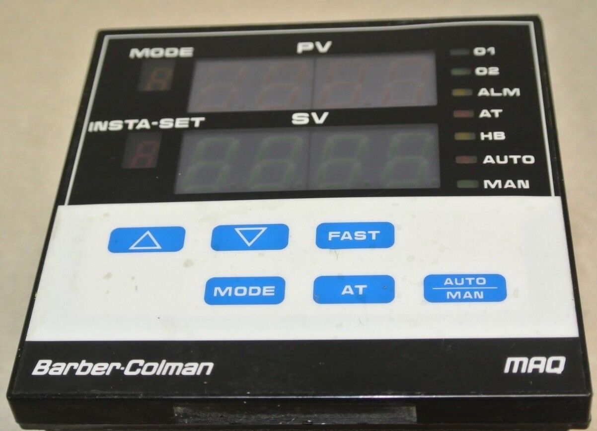 BARBER-COLMAN MAQ3-04011 / 100-3-00 / DIGITAL TEMPERATURE CONTROLLER