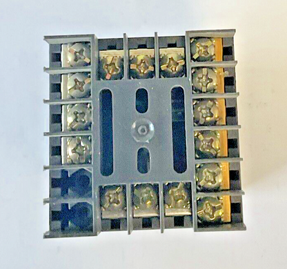 HONEYWELL UDC100LMICOR-PRO TEMPERATURE CONTROLLER 240VAC 50/60HZ 7.5VA