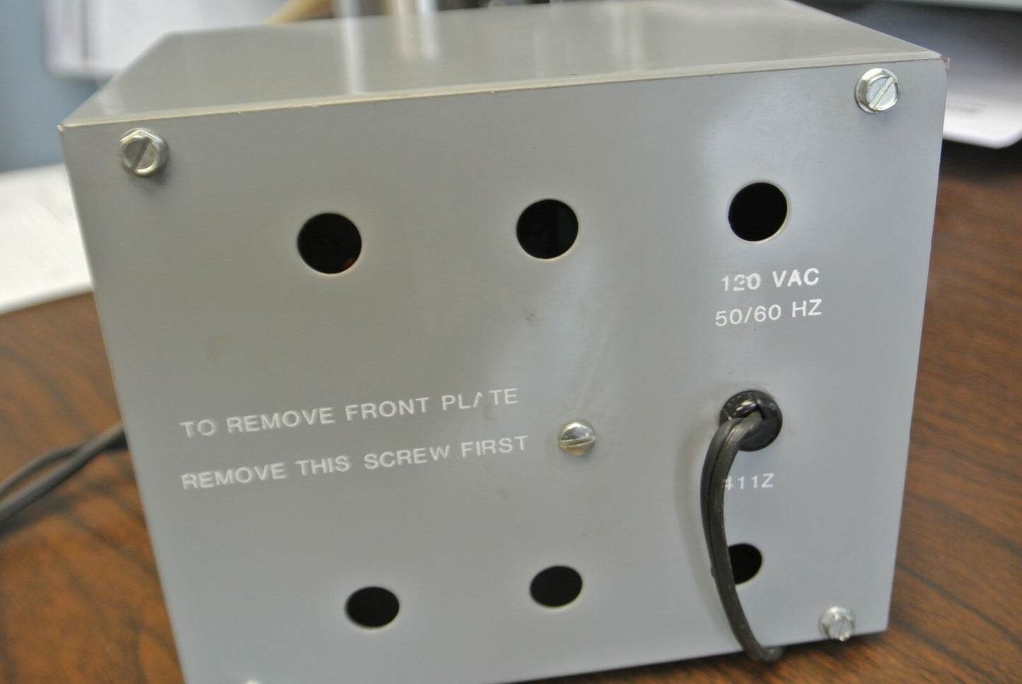 R&R ELECTONIC DEVELOPMENT INC. RR242000M / 24V GELLED CELL CHARGER
