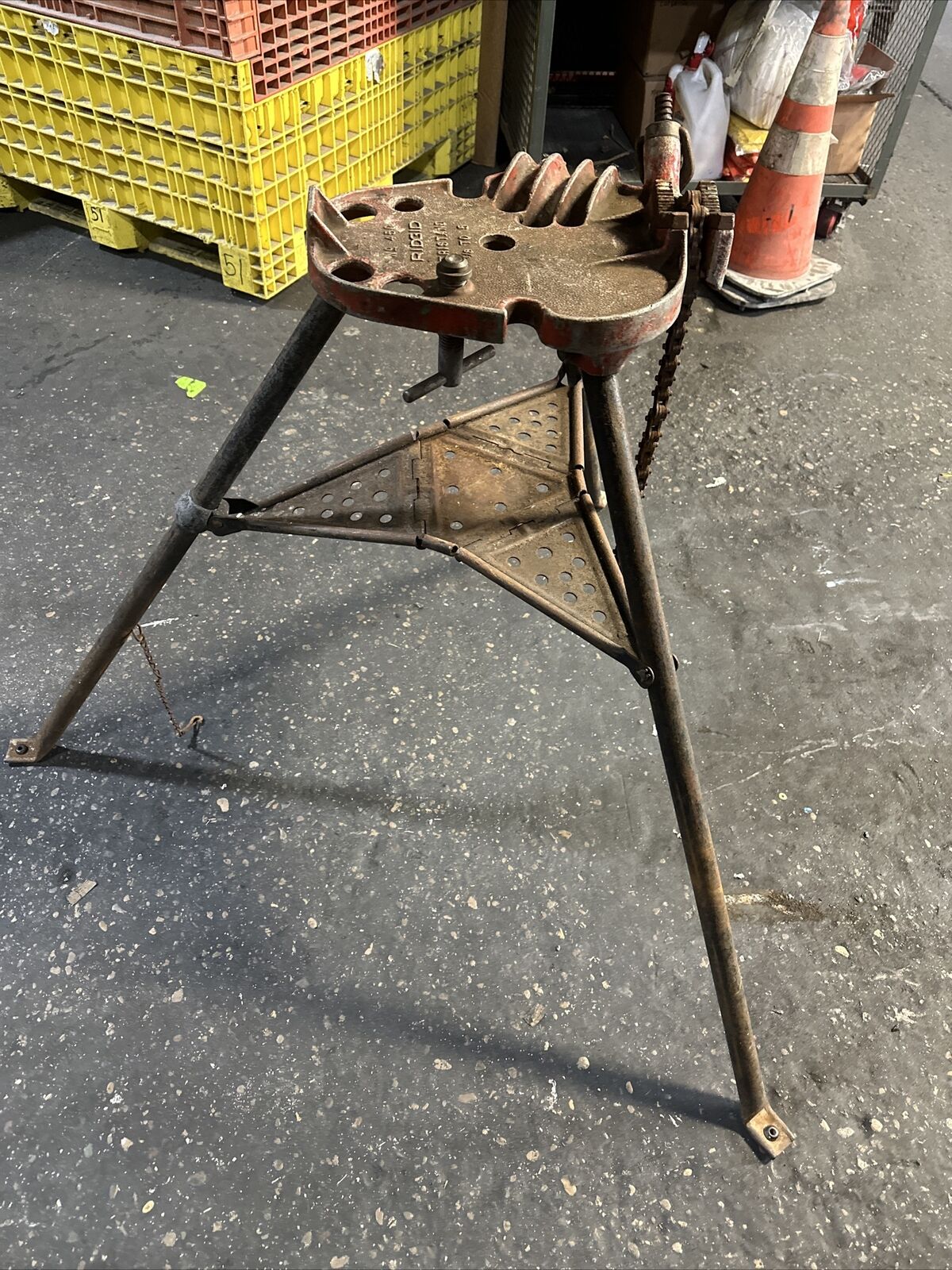 RIDGID NO 450 CHAIN PIPE VISE TRISTAND 1/8 TO 5