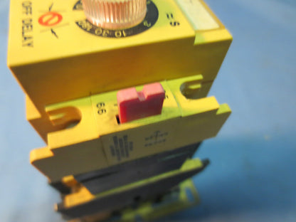 ALLEN-BRADLEY 700-F310A1 Ser. B - RELAY, 120/110 VAC w/ 196-FTB TIMER
