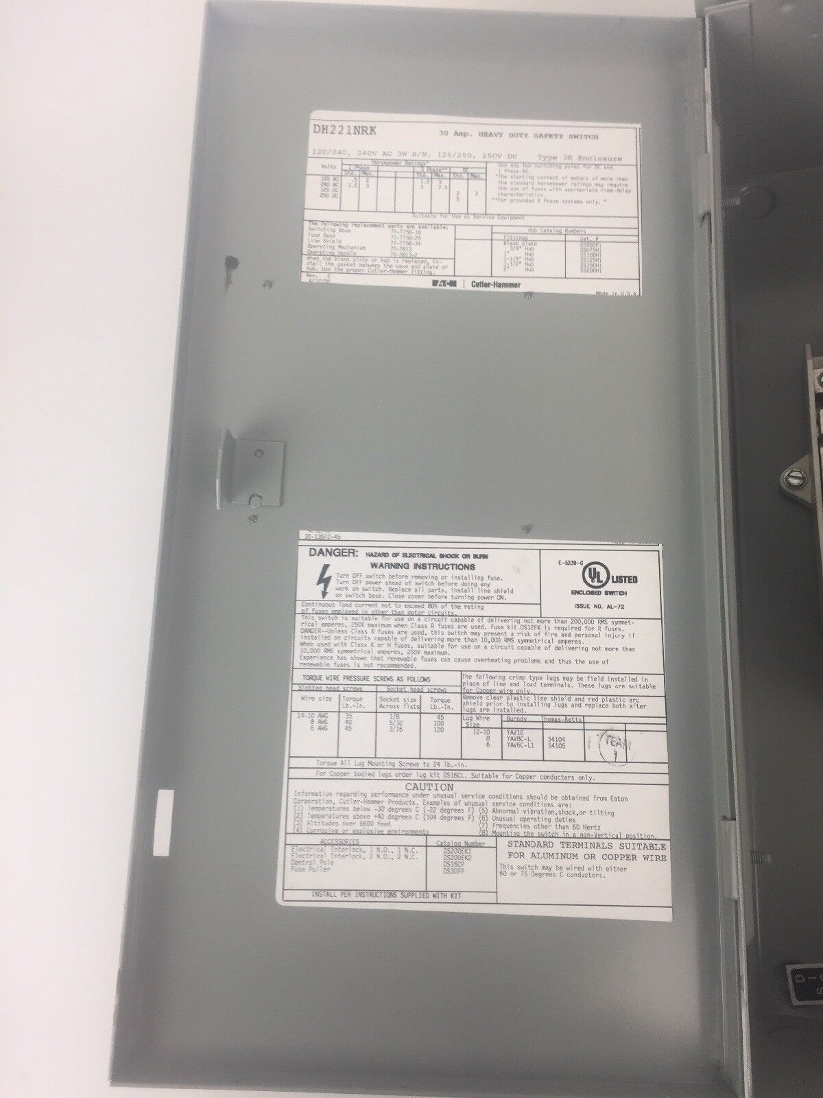 CUTLER HAMMER DH221NRK FUSIBLE HD SAFETY SWITCH 240VAC 250VDC 30A 7.5HP TYPE 3R