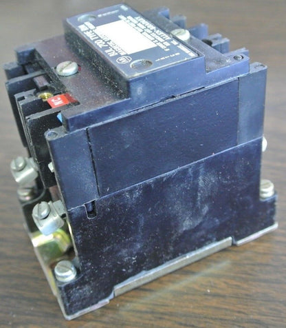 ALLEN-BRADLEY 700-RM110A1 - AC CONTROL RELAY - 120V, 60Hz - NEW SURPLUS