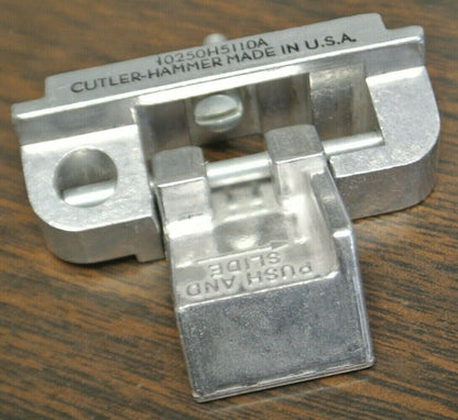 CUTLER-HAMMER 10250H5110 PADLOCK ATTACHMENT for PUSHBUTTON / NEW SURPLUS