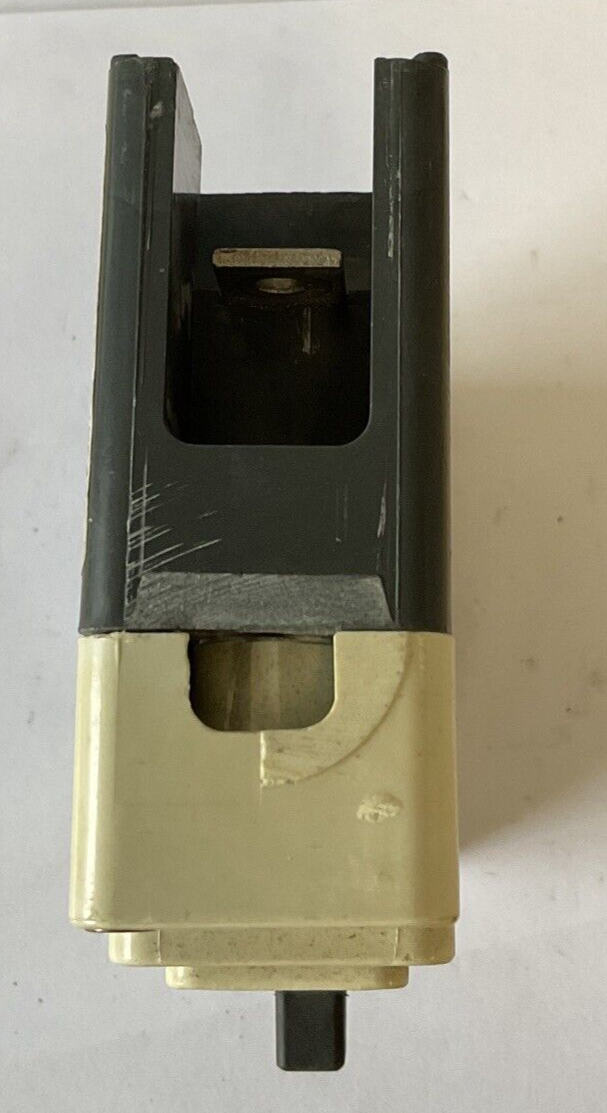 CUTLER HAMMER FD1015 CIRCUIT BREAKER 15A 35K 277VAC 1POLE