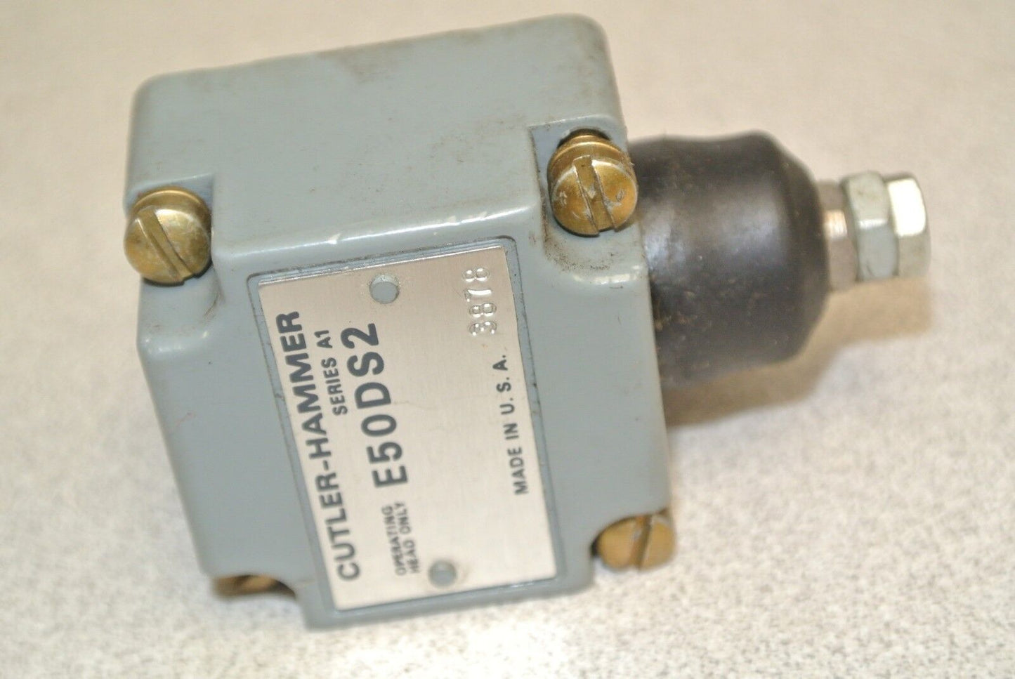 CUTLER-HAMMER E50DS2 LIMIT SWITCH OPERATING HEAD / ADJ. SIDE PUSHBUTTON / NEW