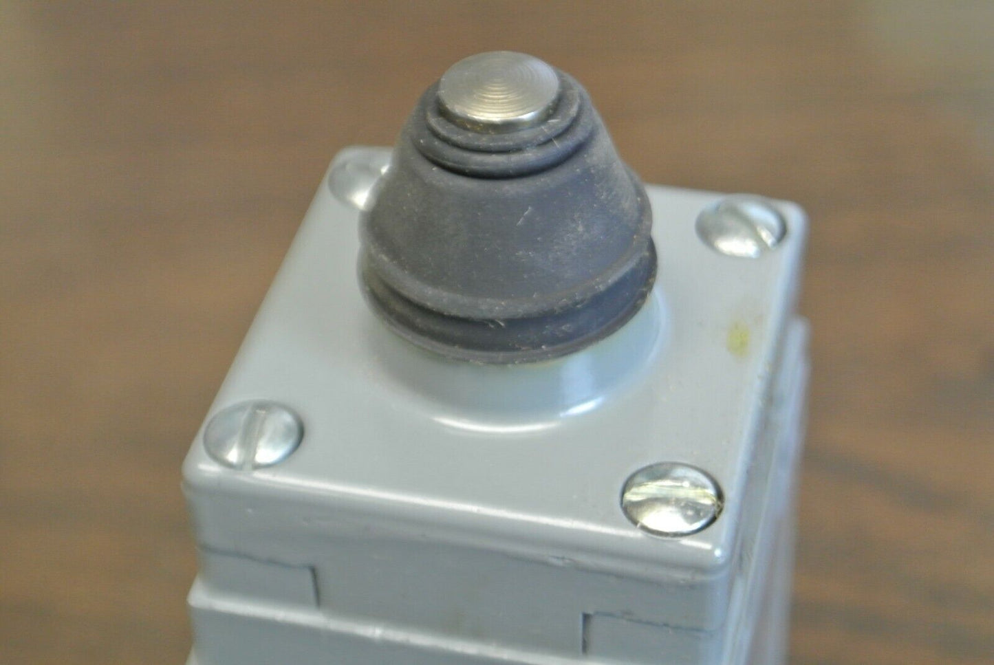 SQUARE D 9007 B53E Ser. B / LIMIT SWITCH / NEW SURPLUS in BOX