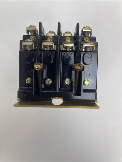 ALLEN BRADLEY 700-BR220A1 CONTROL RELAY SER A 120-600VAC 4POLE COIL 120V 60CY
