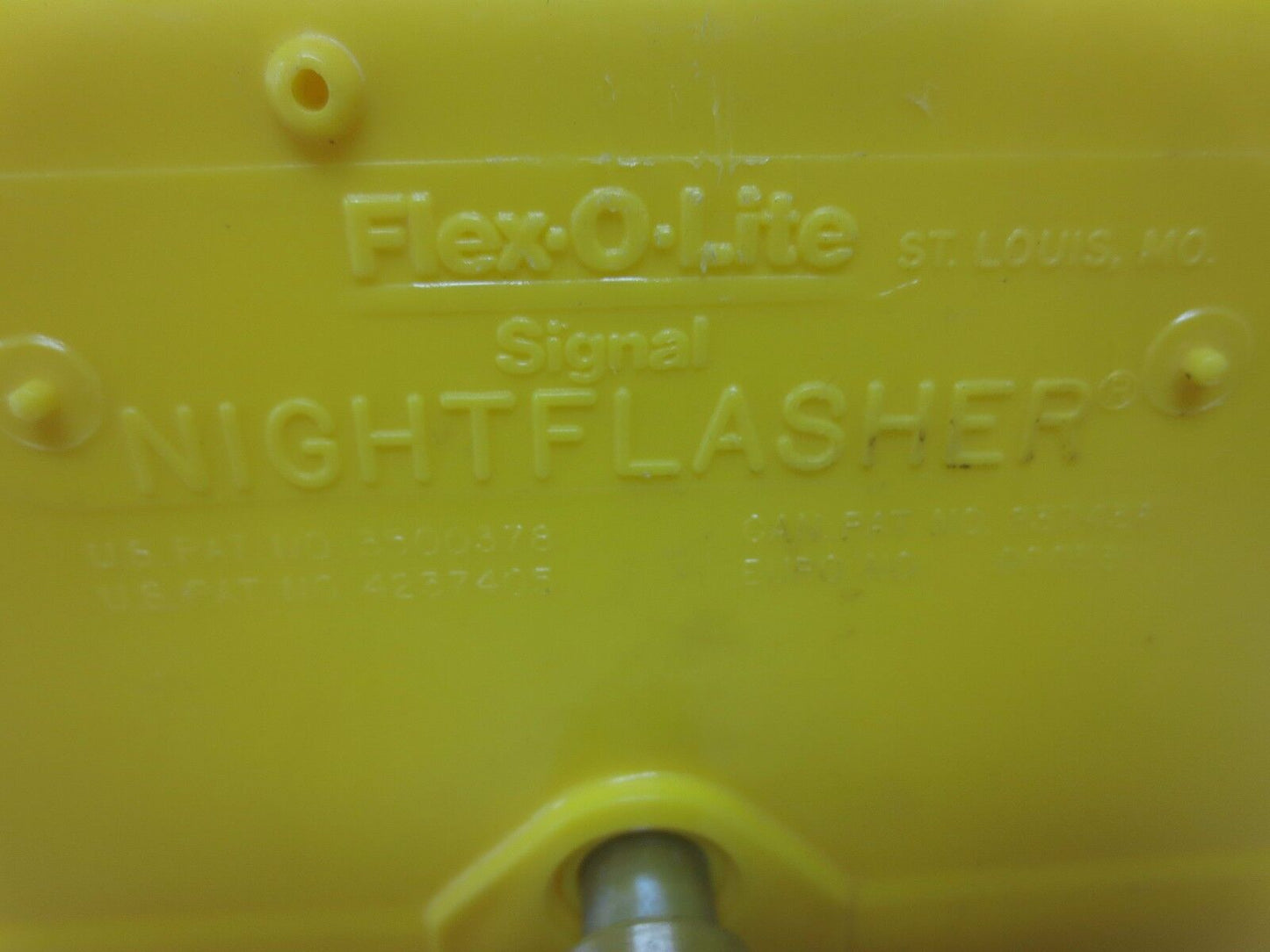 FLEX-O-LITE NIGHTFLASHER AMBER SIGNAL DEVICE - BARRICADE / ROAD WARNING