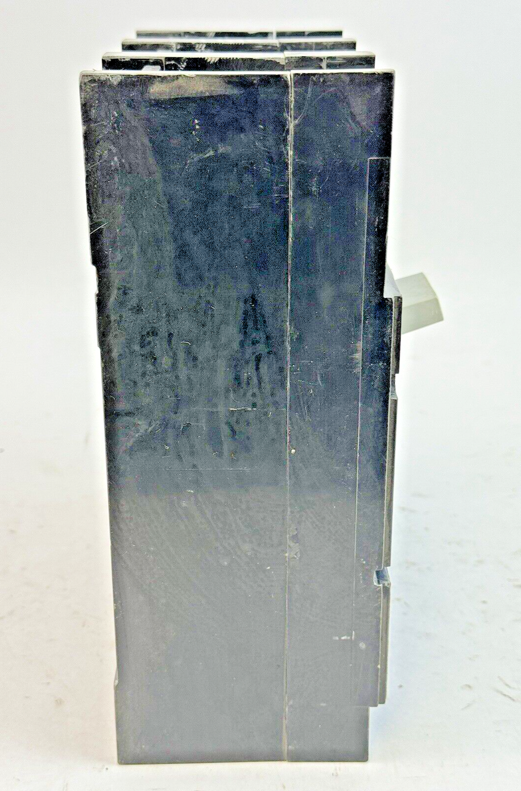GE - TJK636Y600 - MOLDED CASE SWITCH W/ AUXILIARY SWITCH- 3 POLE/600VAC/600A
