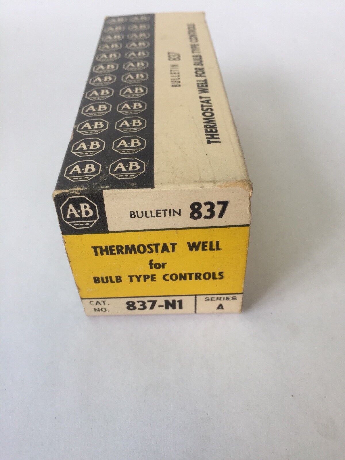 ALLEN BRADLEY 837-A7J TEMPERATURE SWITCH 200-360 F NEMA 4-13