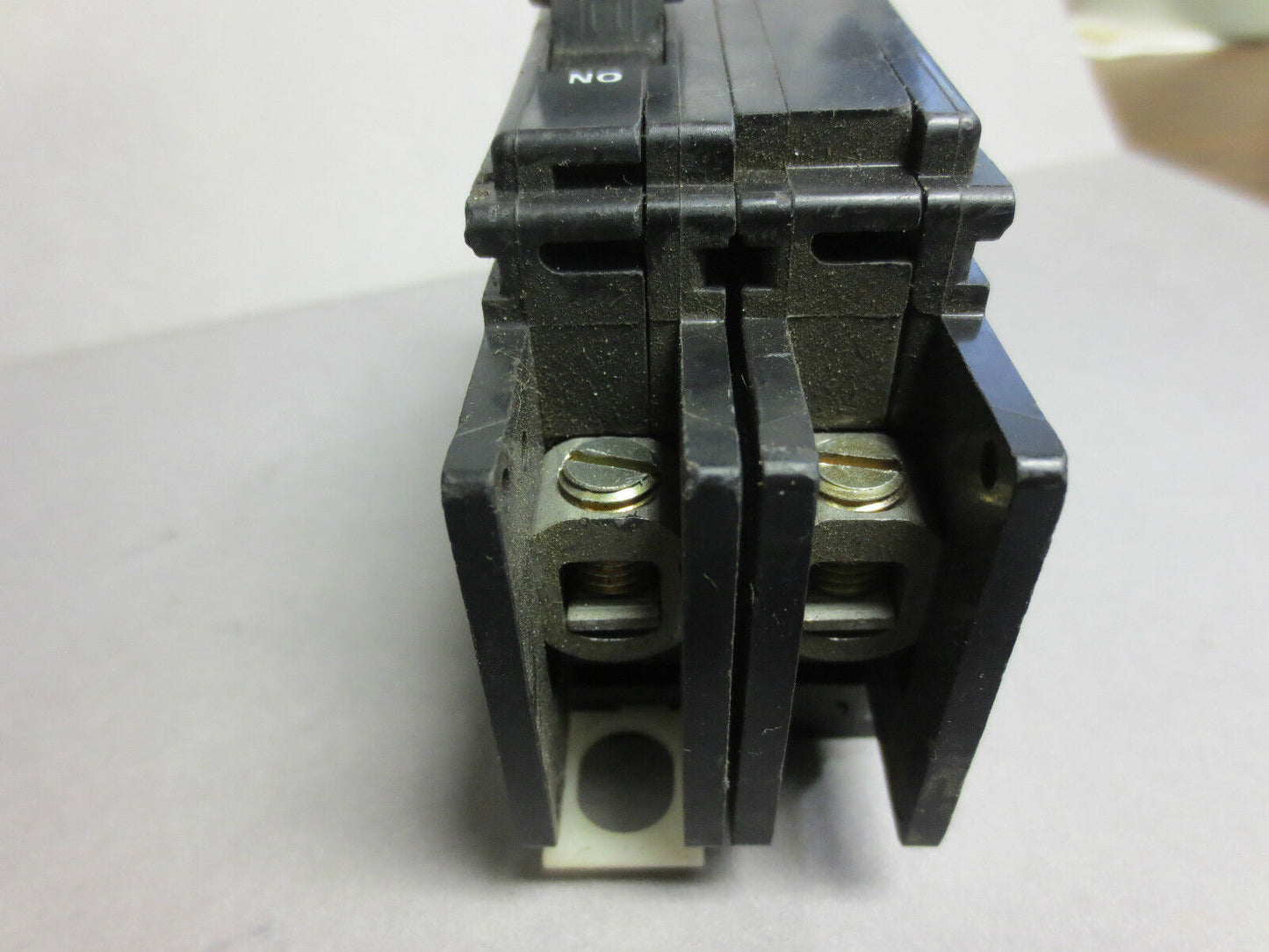 SQUARE D QOU CIRCUIT BREAKER - 15A, 2-POLE 10kA - HACR-type - 120/240VAC